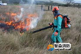 他給消防員送飲品，結果消防員找上門對他說
